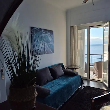 Apartment Captain's