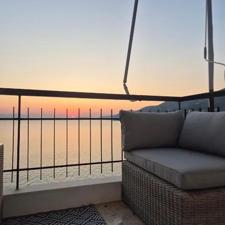 Captain's Лоутраки